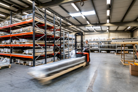 Vlakkelichtkoepel showroom