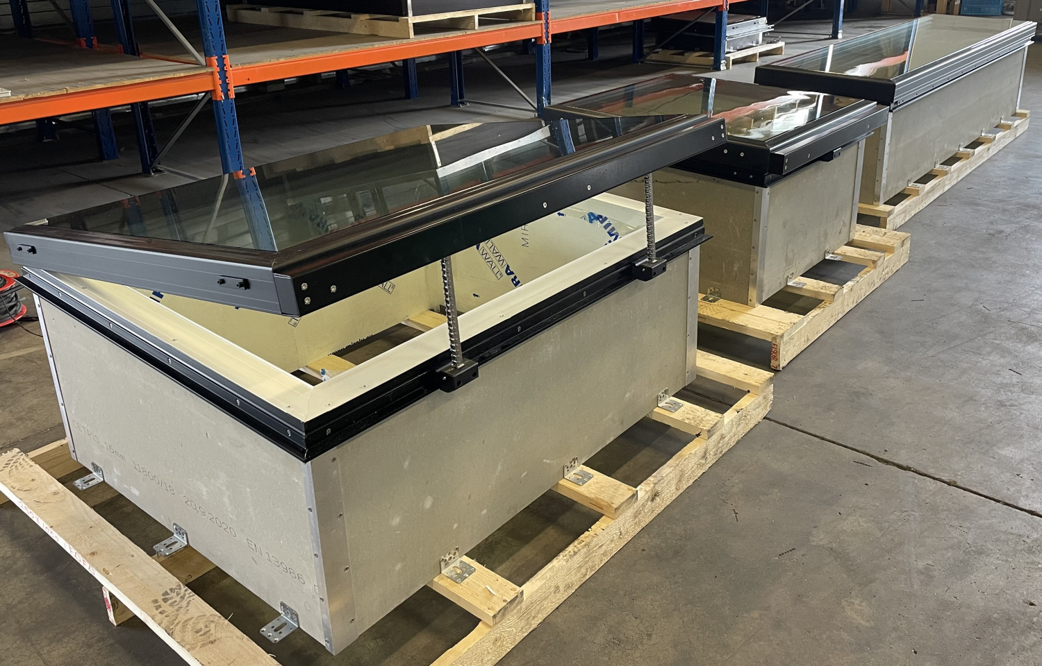 Vlakkelichtkoepel met verhoogde opstand